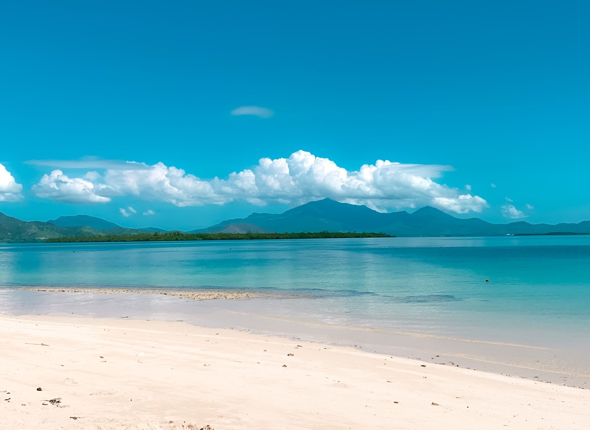 White sand beach on Takawiri Island in Lake Victoria, Kenya
